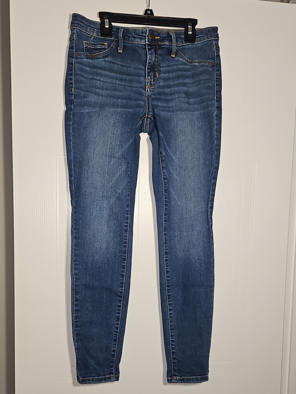 Mossimo Slim Mid-Rise Jeggings. Power Stretch. 6/28r